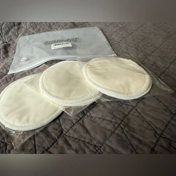 BUNDLE - lot of 5 nursing bamboo breastfeeding covers + bonus breast pads - Picture 16 of 16